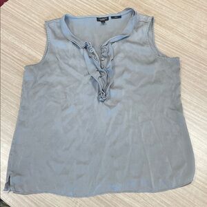 100%silk sleeveless top, Talbots, size 6, silk buttons with slight ruffle